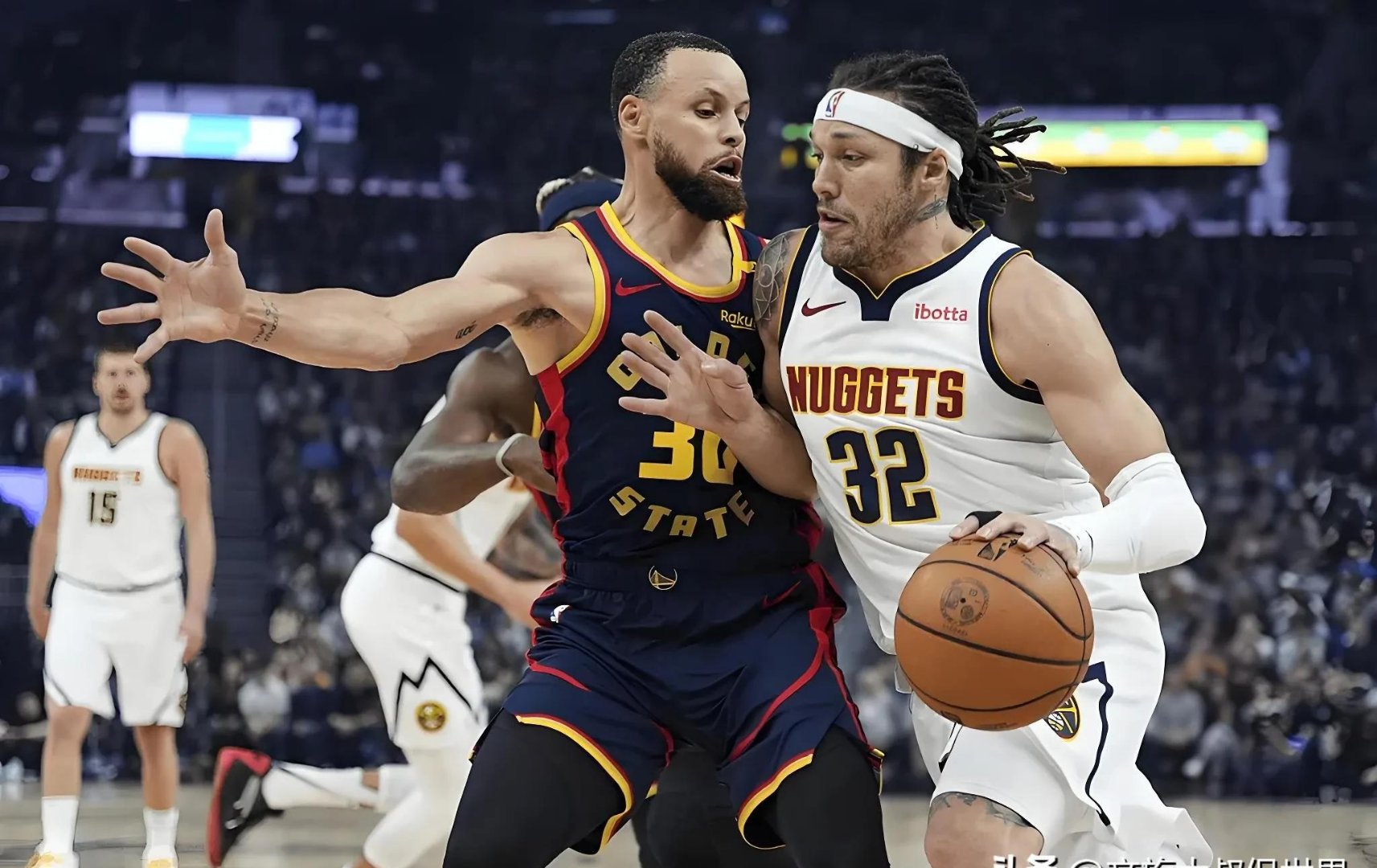 库里焦点对战,穆雷与30激战TES分钟,持续失利胜负难料!比赛高潮迭起 库里焦点对战,穆雷与30激战TES分钟,持续失利胜负难料!比赛高潮迭起